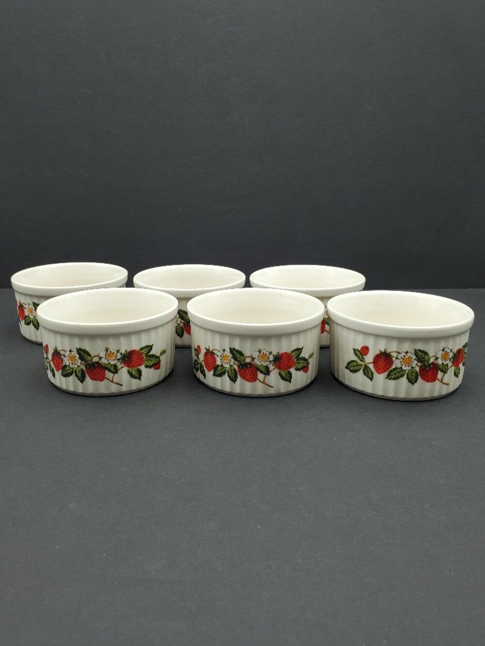 Sheffield Strawberries 'n Cream Ramekins Ribbed Speckled Strawberry Bowls